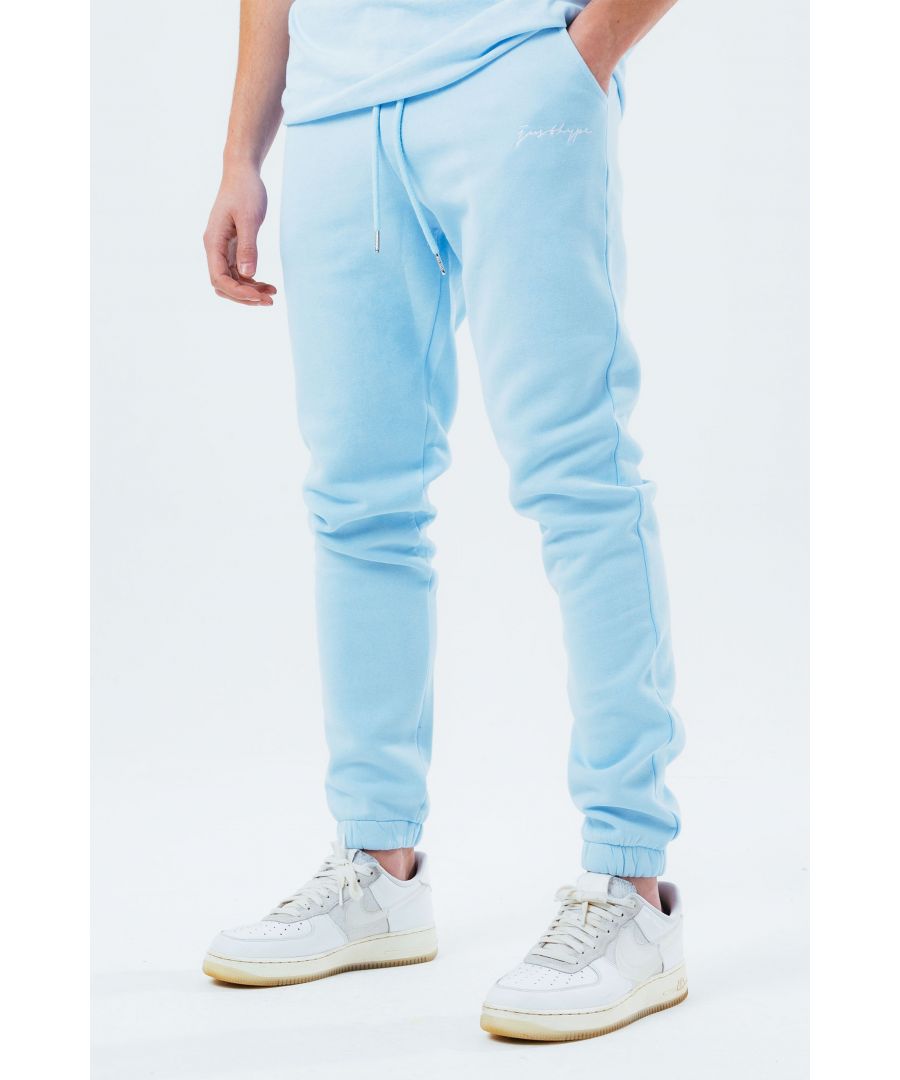 The HYPE. Blue Vintage Men's Baggy fit joggers are your go-to summer staple. Designed in the perfect fabric for the ultimate comfort. With drawstring pullers, an elasticated waistband and a baggy silhouette creating an on-trend style. Compliment by a block blue colour palette. Finished with the signature just hype logo embroidered on the side contrasting white. Machine washable.