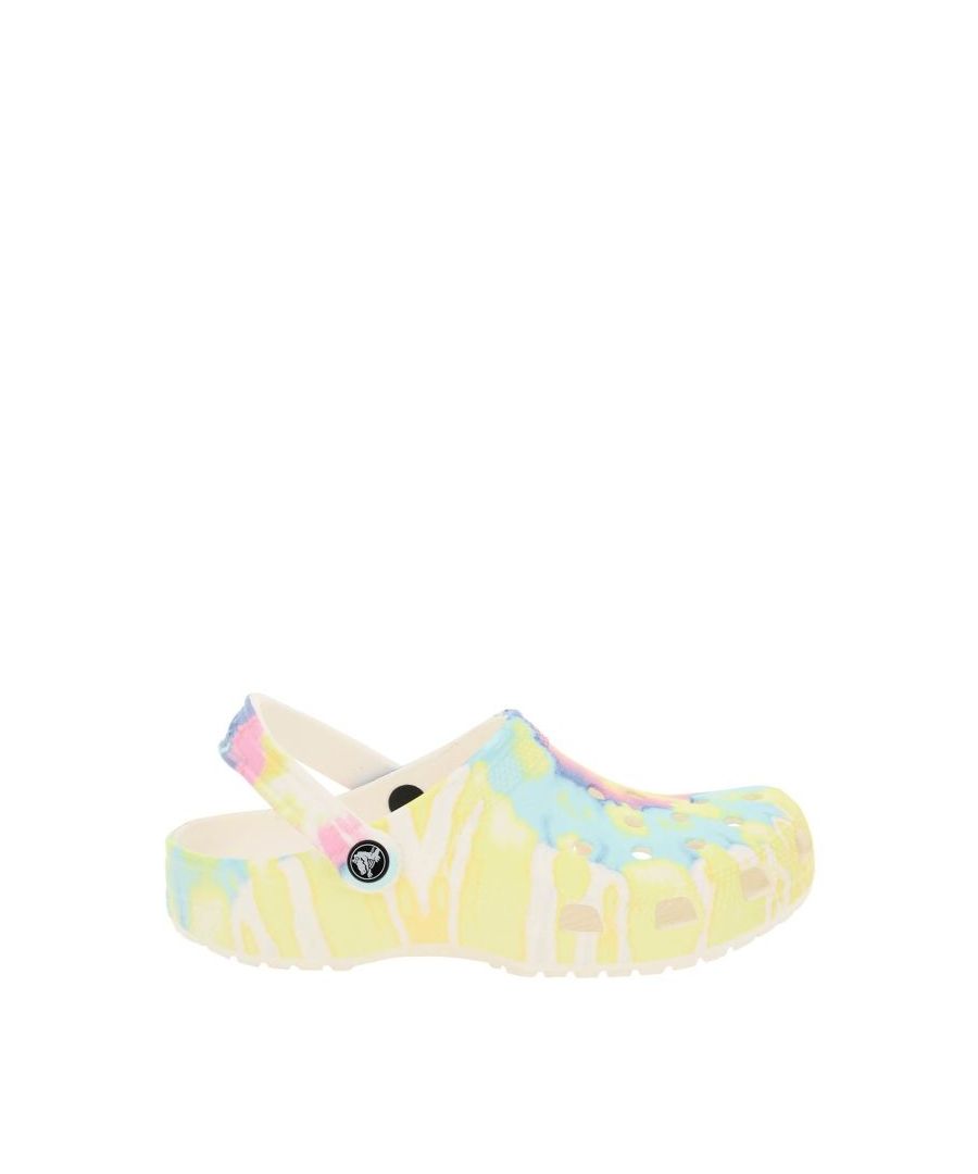 Classic CROCS sabot made with tie dye light and resistant material. Round toe design with holes on the upper, movable strap on the back with logo button detail on the sides. Inside with comfort crocs technology. Rubber outsole.