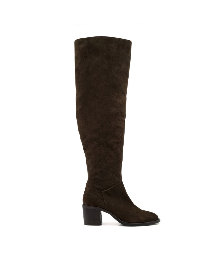The minimalist look of our Tamari knee-high boots will transcend through seasons. They're crafted in-house with smooth, premium leather and are designed with a timeless almond toe whilst stacked on a mid-block heel that elongates the leg. The sides h