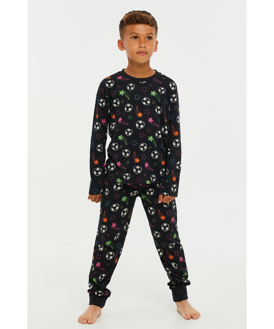 This cotton pyjama set from Threadboys features a long sleeve top with front print and printed long bottoms. The printed bottoms have an elasticated waistband with drawstring and cuffed legs. Made from cotton to ensure a comfortable feel, other colours and styles are available.