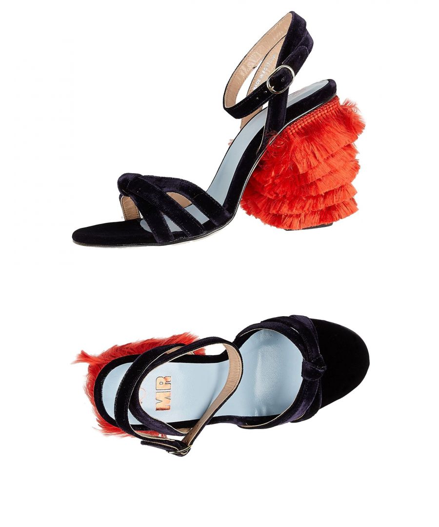 contrasting applications, solid colour, round toeline, buckling ankle strap closure, square heel, leather lining, leather sole, contains non-textile parts of animal origin