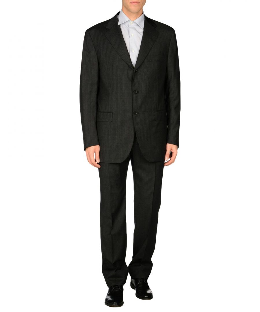 cool wool, darts, pinstriped, lapel collar, single-breasted , 3 buttons, single chest pocket, multipockets, pocket with flap, long sleeves, lined interior, three internal pockets, dual back vents, mid rise, hook-and-bar, zip
