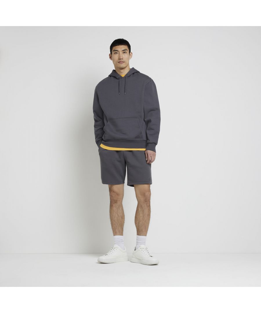 > Brand: River Island> Department: Men> Material: Polyester> Material Composition: 57% Polyester 43% Cotton> Style: Sweat> Size Type: Regular> Fit: Slim> Closure: Drawstring> Pattern: No Pattern> Occasion: Casual> Selection: Menswear> Season: SS21