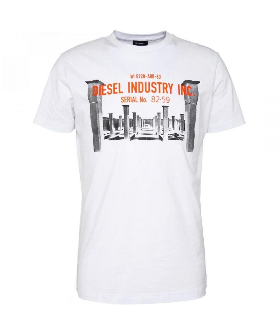 Wit T-shirt Diesel Industry Inc. Wit T-shirt Diesel T-Diego-S13 100. Groot printmotief op de voorkant. T-shirt met ronde hals. 100% katoen. Stijl - T-Diego-S13 100