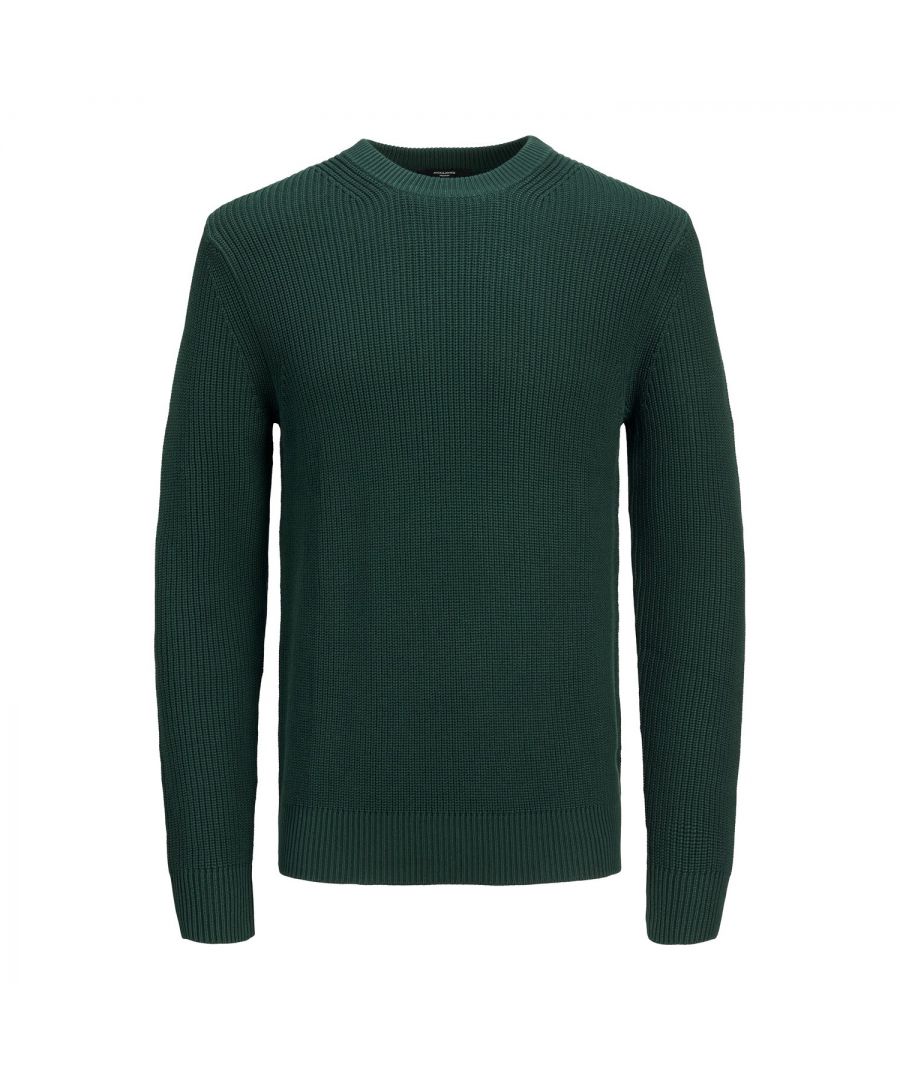 Heren sweater van het merk Jack & Jones. De sweater is gemaakt van hoogwaardig katoen en polyester. De fijne mix van deze materialen zorgt voor een heerlijk warm draagcomfort.  Merk: Jack & JonesModelnaam: Jprblawell Knit Crew NeckCategorie: heren sweatersMaterialen: katoenKleur: groen