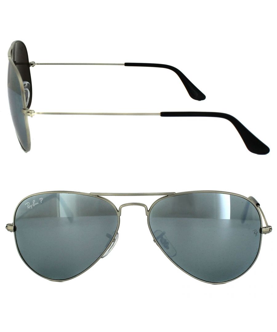 Ray-Ban Sunglasses Aviator 3025 019/W3 Silver Silver Mirror were originally designed in 1936 for US military pilots and have since become one of the most iconic sunglasses models in the world. The timeless design is characterised by the thin metal wire frame, large teardrop shaped lenses and fine metal temples that feature silicone tips and nose pads for a customised and comfortable fit. This classic model is available in various sizes and an array of colourways.
