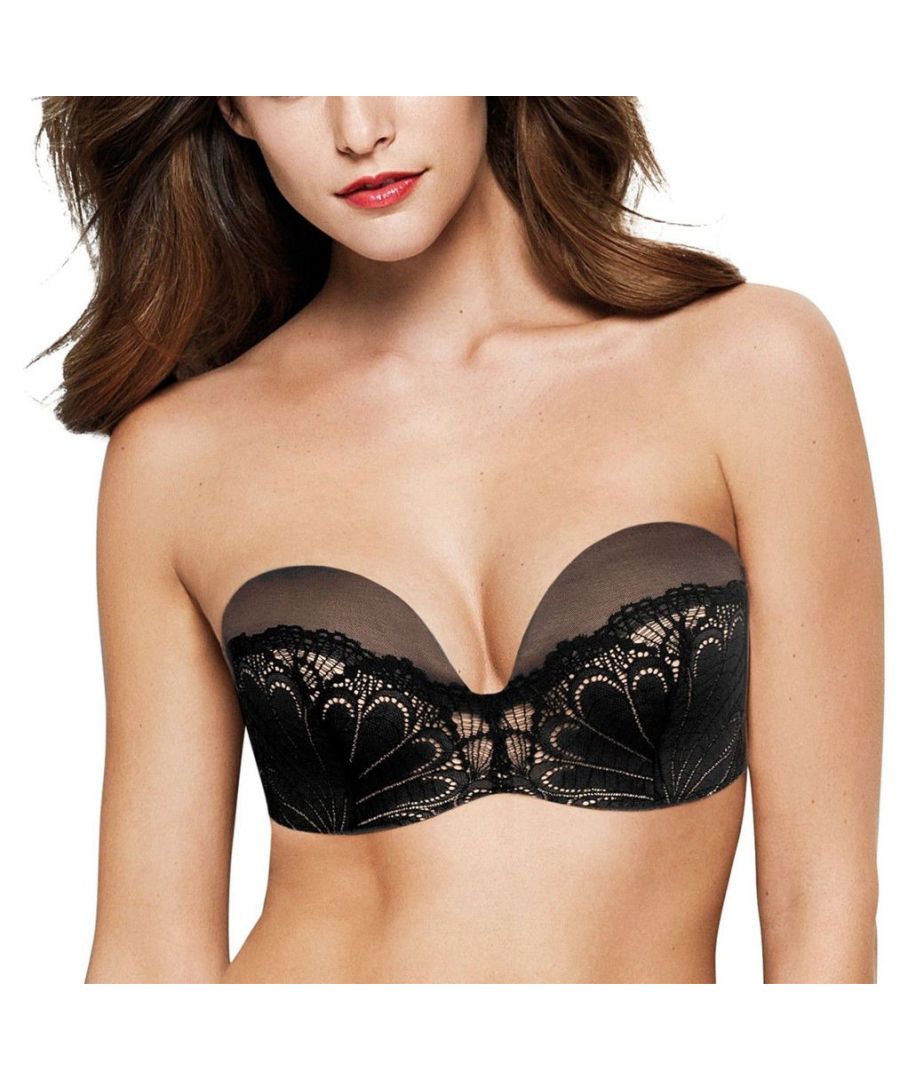The Ultimate Strapless Bra from the Refined Glamour collection is a jewel in any lingerie collection. In addition to the secrets of Wonderbra technology for perfect support, this strapless push-up bra also boasts an extremely delicate and feminine style. In subtle lace, boasting playful transparency and a flattering cut, this bra has an allure all of its own.  Patented polycarbonate technology for perfect support.  Lace panelling extends across the back.  Patented bandeau technology keeps everything in place.  Double hook-and-eye fastening at the back with 3 settings.  Colour: Black or Ivory