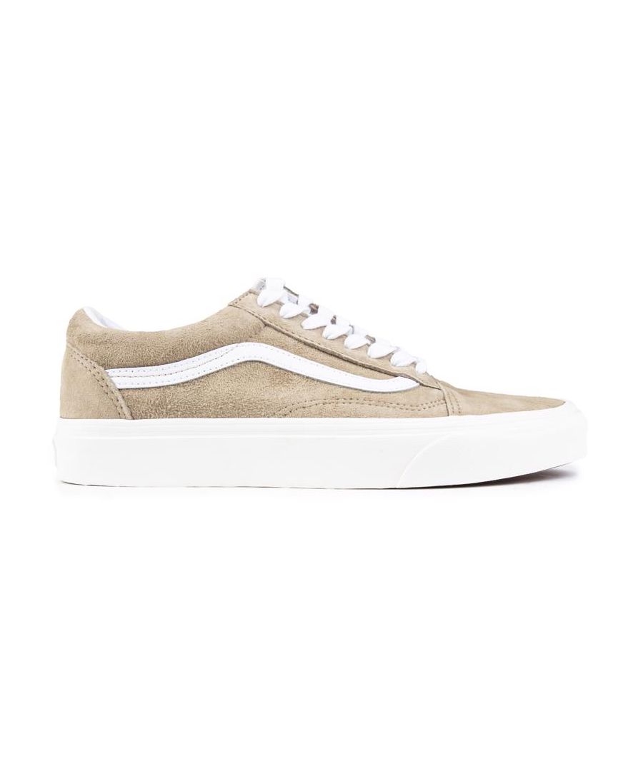 Mens tan Vans old skool trainers, manufactured with suede and a rubber sole. Featuring: signature logo design, padded ankle cuffs, waffle textured tread, brushed metal eyelets and pig skin suede upper.