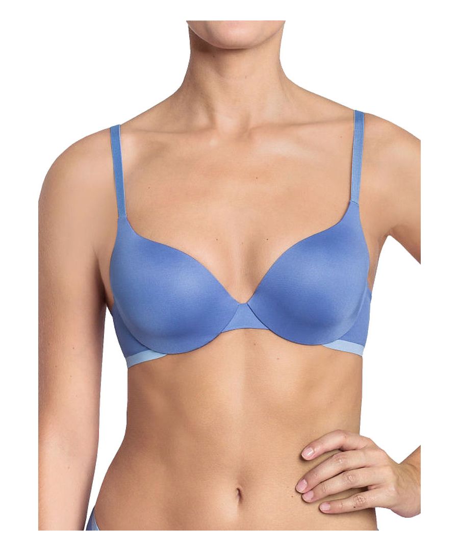 Sloggi Wow Breeze, this beautiful bra sits perfectly under your favourite everyday T shirts.  Slightly padded cups with soft wires provides the perfect cleavage boost.   Finished with adjustable multi-option-straps, the cups are made from extra smooth and soft microfiber-quality giving you endless comfort.  A must have in your lingerie collections.
