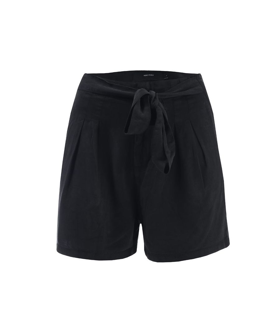 Womens Vero Moda Mia High Rise Loose Summer Shorts in black.- Zip fly and hook fastening. - Self fabric tie belt.- Front welt pockets.- Mock rear pockets.- High waist - rise = 12.5in.- Fitted at waist.- Loose at leg.- Inside leg length measures 3“ approximately.- 100% Lyocell.  Machine washable.- Ref: 10209543