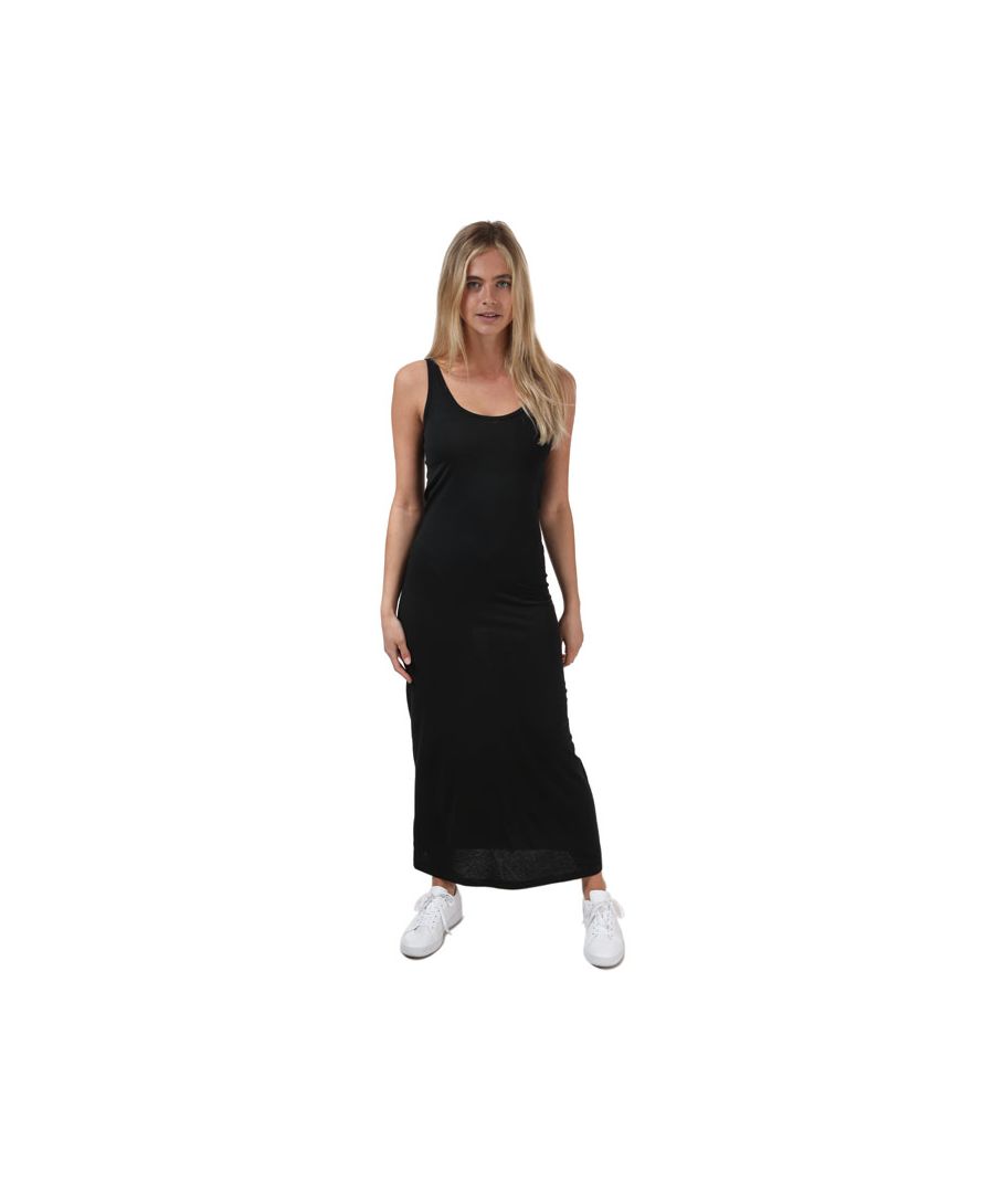 Vero Moda Anna-maxi-jurk voor dames in het zwart.<br /><br />- U-halslijn.<br />- Mouwloos.<br />- Biologische katoenmix.<br />- Normale pasvorm.<br />- Schouder tot zoom circa 139 cm.<br />- 60% katoen, 40% polyester. Machinewasbaar.<br />- Ref: 10213428