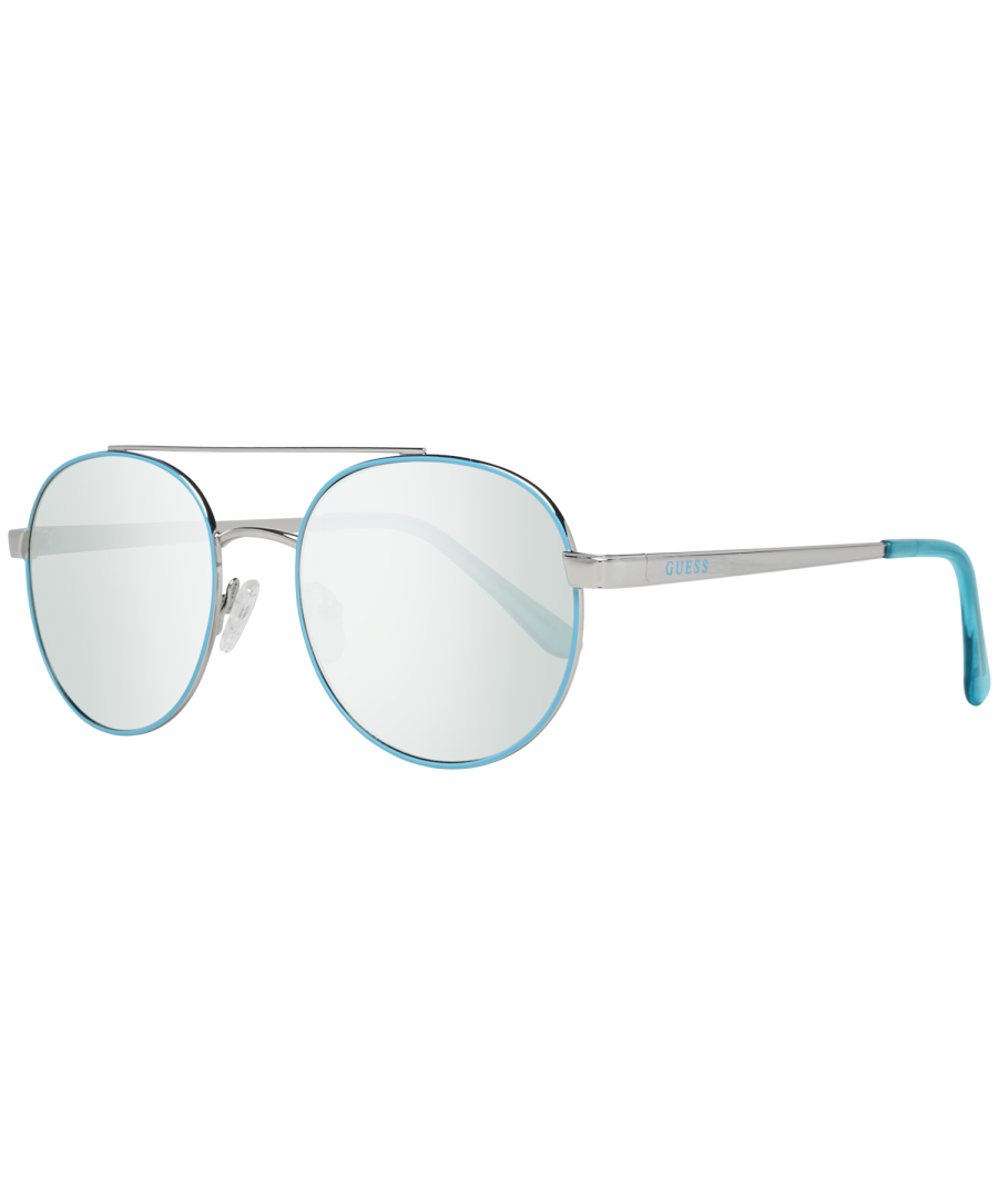 Guess Sunglasses GF0367 10X 53 Women\nExtras: Geen extra's\nFrame kleur: Turkoois\nFrame materiaal: Metaal\nGlas kleur: Zilver\nGlas materiaal: Kunststof\nCategorie filteren: 1\nStijl: ovaal\nGlas-Effect: Gespiegeld\nbescherming: 100% UVA & UVB\nGlas breedte: 53\nGlas hoogte: 48\nWeb breedte: 19\nTempel Lengte: 140\nVeer Scharnier: Nee\nLeveringsomvang: Etui