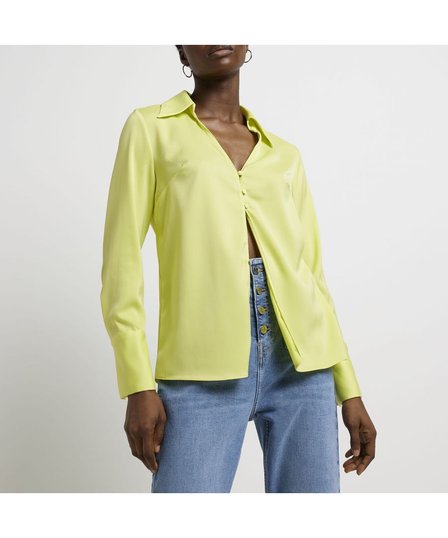 > Brand: River Island> Department: Women> Colour: Yellow> Type: Button-Up> Material Composition: 97% Polyester 3% Elastane> Material: Polyester> Neckline: Collared> Sleeve Length: Long Sleeve> Pattern: No Pattern> Occasion: Casual> Season: AW22