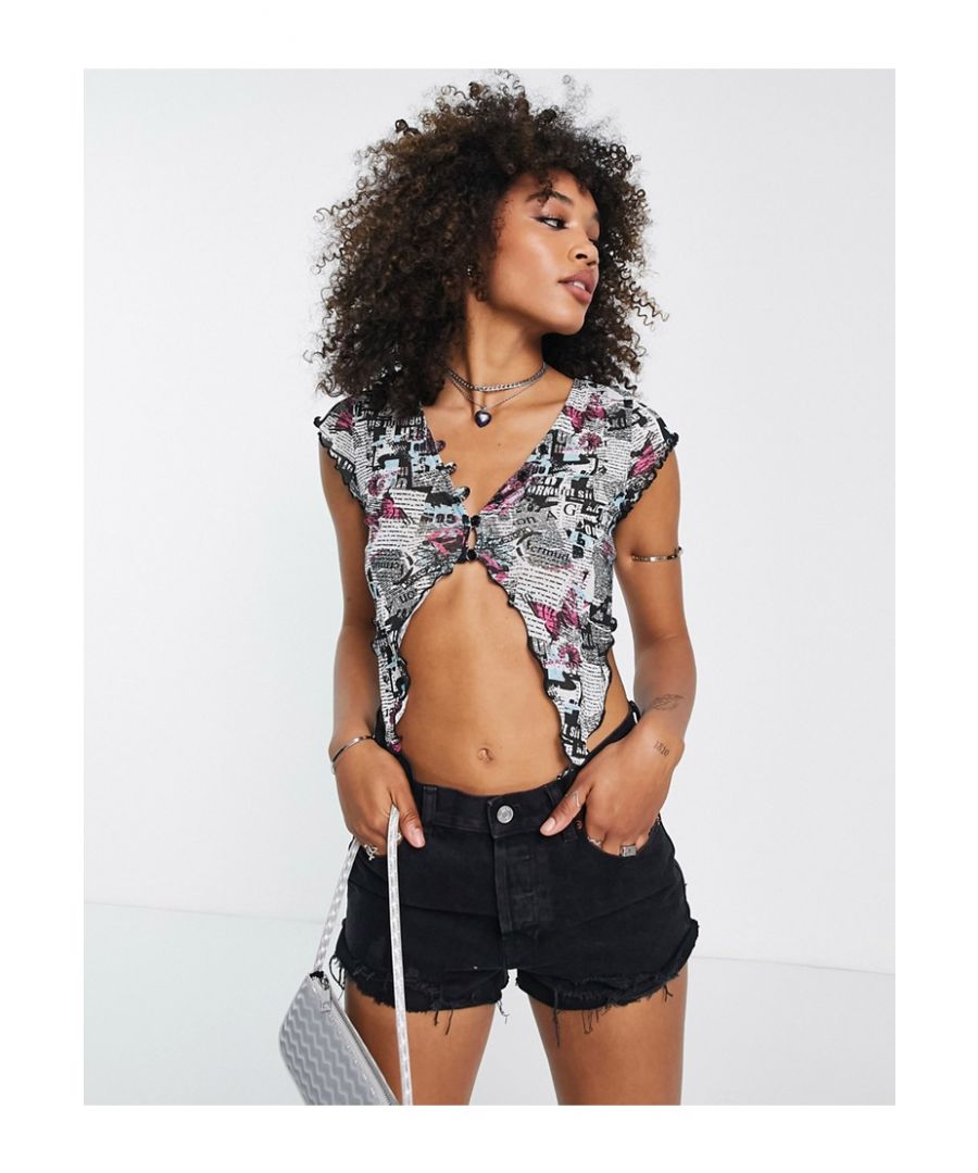 Top by ASOS DESIGN The scroll is over Newspaper print V-neck Button placket Cap sleeves Lettuce-edge trims Slim fit Sold by Asos