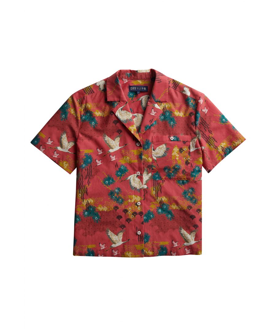 We all secretly love a Hawaiian shirt so give in to your guilty pleasures with the Limited Edition Dry Short Sleeved Hawaiian Shirt, featuring a hand-drawn Japanese inspired print.Limited EditionShort-sleeved designSingle breast pocket with button fasteningNotch collarButton up fasteningHawaiian inspired printSignature logo tabCotton & Silk blend