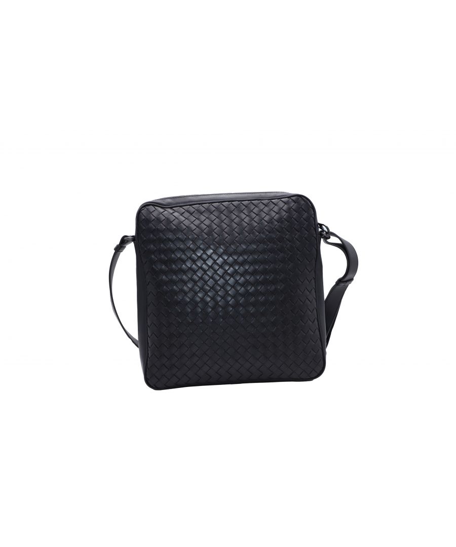VINTAGE, RRP AS NEW\nGive your items the special treatment they deserve. Constructed from black leather and boasting the iconic Intrecciato weave, this Bottega Veneta messenger bag will help you both with style and organization. \nBottega Veneta Intrecciato Weave Messenger Bag in Black Leather\nCondition: excellent\nSign of wear: No\nSKU: 111982   \nColor: black\nMaterial: Leather\nWidth:   40 mm\nLength:   260 mm\nHeight:   260 mm\nSize: One Size