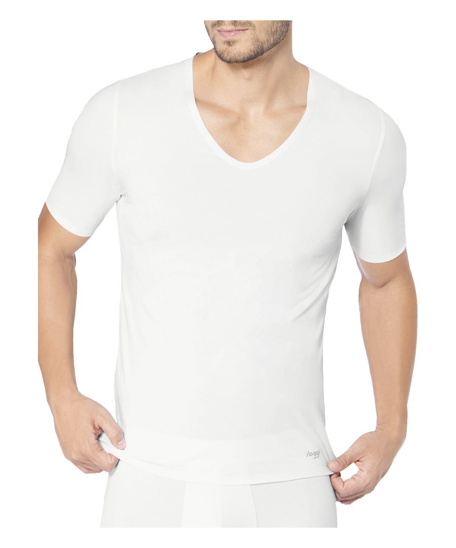 Sloggi Mens ZERO Feel range is made from a luxuriously soft, lightweight fabric for an ‘unfeelable feeling’ and complete comfort.  This V-neck T-shirt features flat bonded seams and is made from soft, stretchy fabric for extra comfort.
