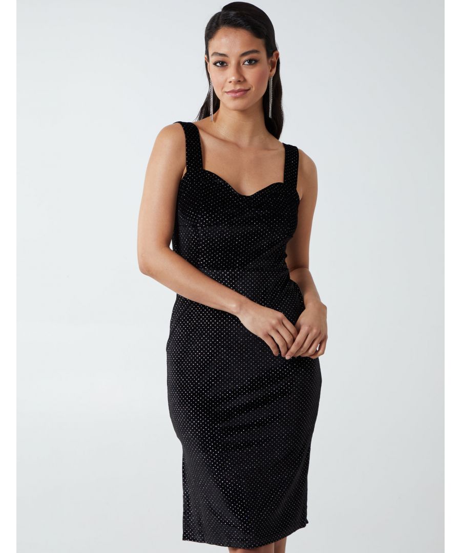 This sophisticated sweetheart neckline dress will have you looking the best dresses at your next party! Show off this fabulous LBD with high heels! 95% Polyester, 5% Elastane. Hand wash. Sweetheart neckline with straps. Approx. length 80 cm unfastened