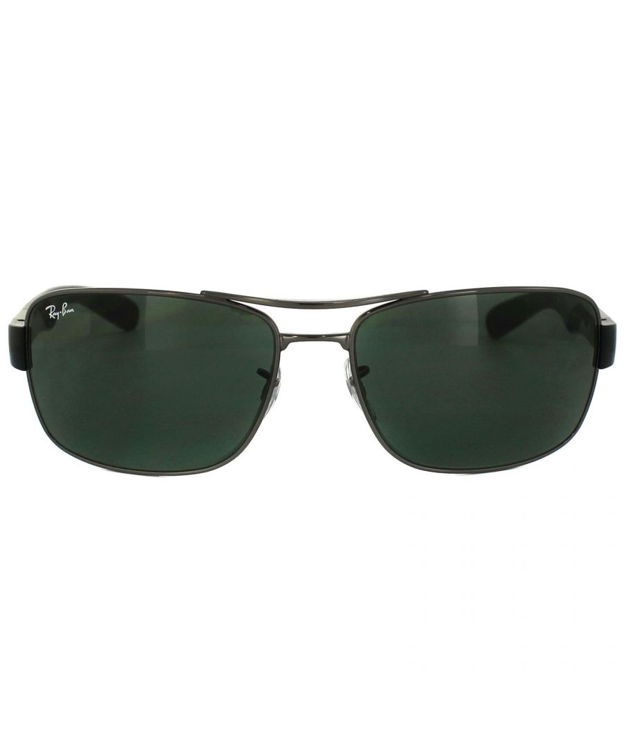 Ray-Ban Sunglasses 3522 004/71 Gunmetal Green are stylish and versatile frames that will easily go with any look. They have a double bridge, curved temples and they're available in two sizes so you're sure to find your perfect fit!