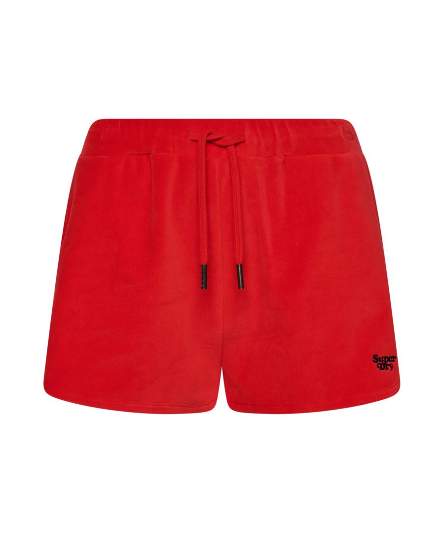 Wherever your adventures take you, it's important to look chic and feel comfortable. Retro style is all about wearing what's familiar with the boldness to be authentically yourself - and these shorts compliment a look like that perfectly.Slim fit – designed to fit closer to the body for a more tailored lookDrawcord-adjustable waistbandTwo side pocketsEmbroidered Superdry logo