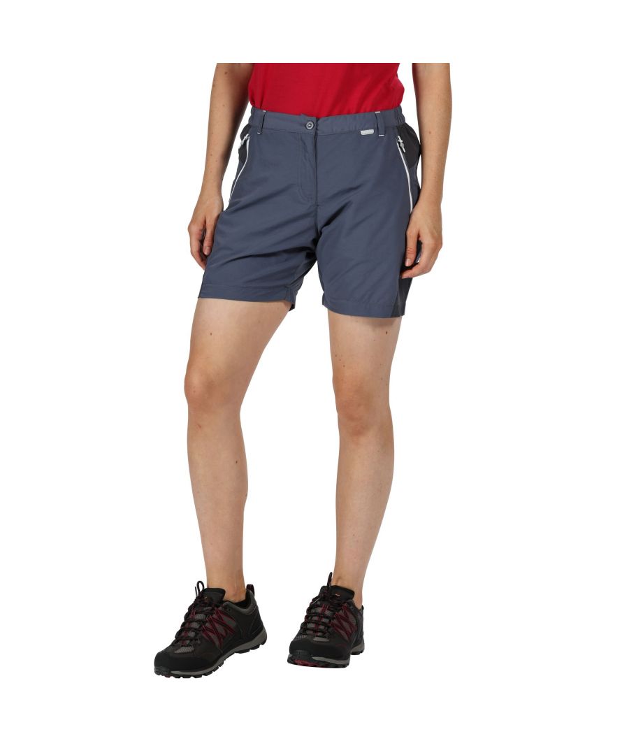 Material: 100% Polyamide. Super light, durable and stretchy showerproof hiking shorts with part elasticated waist. 2 zipped side pockets. Regatta logo tab on the waist.