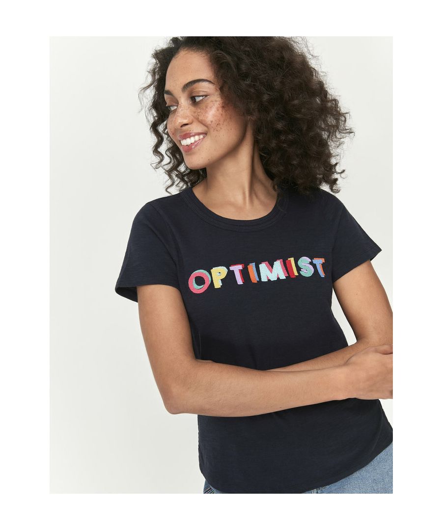 This vibrant t-shirt from Khost Clothing features short sleeves and a crew neckline. With a multi-colour 'optimist' slogan, this t-shirt paired with jeans is perfect for those spring/summer days out!