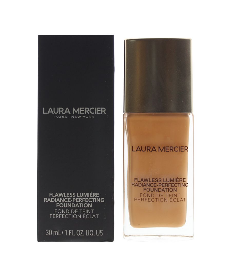 This weightless medium to full coverage foundation delivers a flawless radiant finish. Formulated with Vitamin-C and rare mushroom extract, to provide up to 15-hours of hydration, the Laura Mercier Flawless Lumière foundation will give an airbrushed effect whilst brightening and evening out dull skin tones for a more fresh awakened complexion. Available in 30 different shades to match a variety of skin tones.
