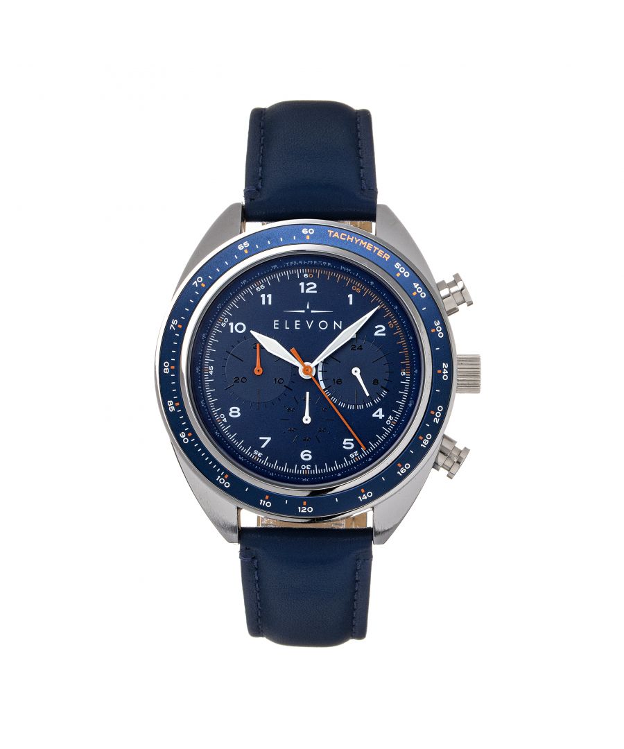Gepolijste aluminium behuizing; Japans Miyota JS20-kwartsuurwerk; Volledig functionele chronograaf; Niet-verblindend krasbestendig mineraal kristal; Logo-gegraveerde roestvrijstalen achterkant van de behuizing; Echt lederen band; Logo-gegraveerde roestvrijstalen sluiting; Lichtgevende wijzers; 24-uurs sub-wijzerplaat; Seconden sub-wijzerplaat; 45 mm kastdiameter; 5ATM waterbestendigheid;