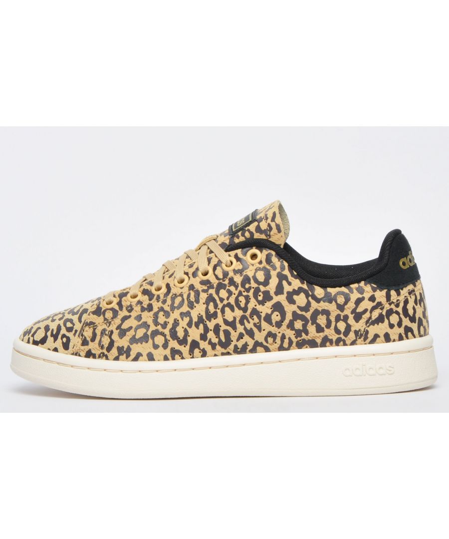 Womens adidas Advantage Trainers in leopard.- PU leather upper.- Lace closure. - Regular fit. - Padded heel and ankle collar.- Cloudfoam comfort sockliner.- Perforated 3-stripes detailing to the sides.- Bold allover print. - Rubber cupsole. - Leather upper - Synthetic lining - Synthetic outsole.- Ref.: FY8957