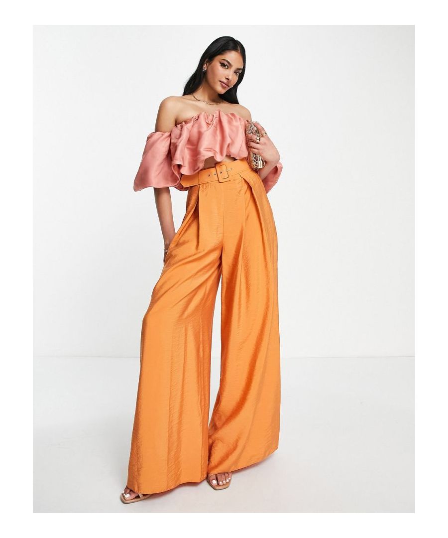 Top by ASOS DESIGN Your better half Off-shoulder style Puff sleeves Cropped length Regular fit Sold by Asos