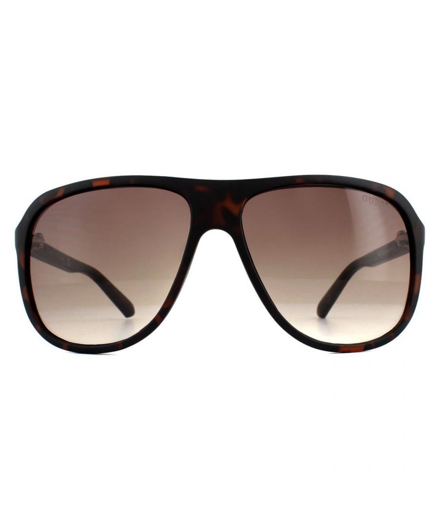 Guess zonnebril GU6876 52F Tortoiseshell Brown Gradient zijn een frame van hoge kwaliteit gemaakt van plastic met een vliegervorm en zijn ontworpen voor vrouwen