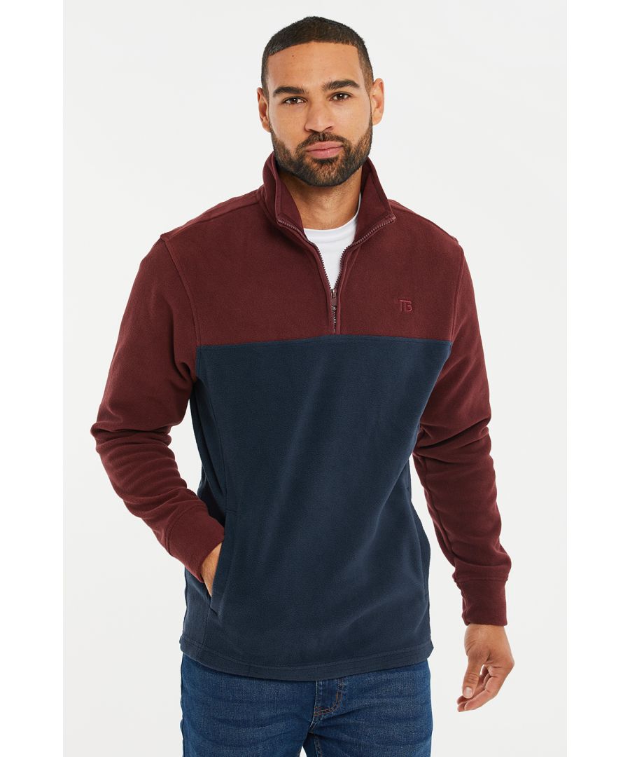 This two tone, quarter zip, microfleece top from the Threadbare Outdoor range features two side pockets and has a very comfortable feel. This top is ideal for layering and has the threadbare signature logo on the chest. Other colours available.
