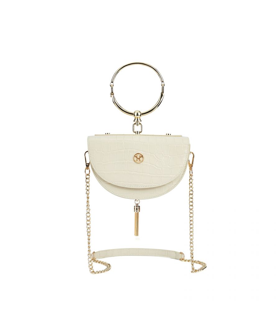 Make a fashion statement with the Vintage Half Moon Bag from Victoria Hyde London. This recycled leather handbag is a must-have for every fashionista. The crescent-shaped design is complemented by intricate gold-colored details and a gold-colored metal logo plate. The bag can be carried in the hand as well as over the shoulder or crossbody with the detachable carrying strap made of chain elements. All the essentials for a party night fit into this small handbag and are perfectly organized thanks to the pocket and are always ready to hand.\n\nDimensions: 20cm x 12cm x 6cm\nRing diameter: 11cm\nShoulder strap length: 94cm\nStrap Height: 47cm\nTexture：Recycled genuine leather