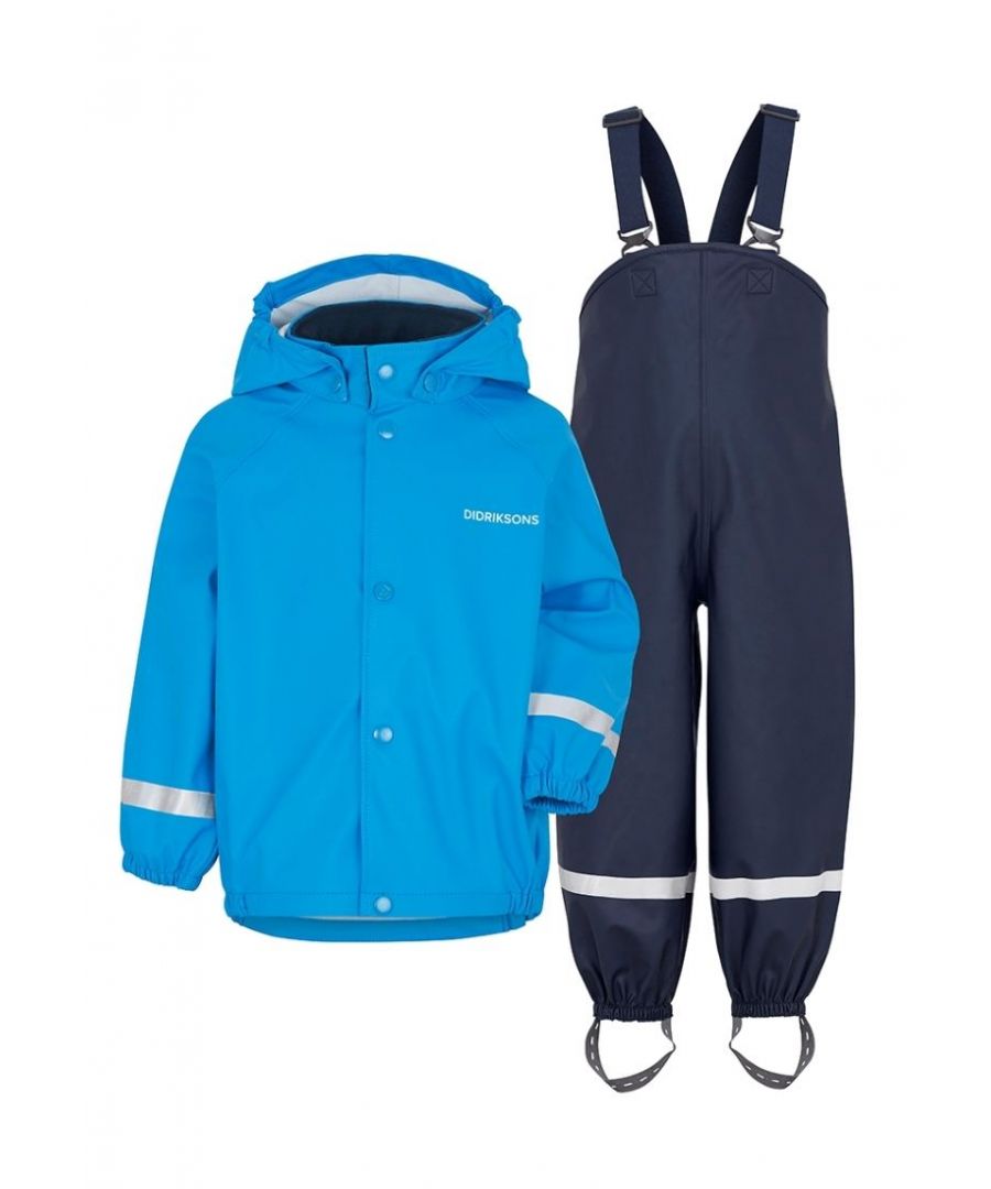 The Didriksons Slaskeman Waterproof Set is a kids rain set that is fully windproof and waterproof with welded seams. The childrens rain jacket has snap fasteners down the front, visible reflectors all round and a detachable hood. Elasticated cuffs and raglan sleeves for optimal ease of movement. The inside collar is a soft fleece material and the hem is elasticated at the sides to minimise the risk of the jacket riding up. The kids rain pants have a higher bib and the fit can be adjusted with snap fasteners on the sides and adjustable braces. The kids waterproof dungarees come with elasticated hems with adjustable and replaceable foot straps.\n\nFEATURES\n4way stretch\nAdjustable suspenders\nAdjustable waist\nDetachable hood\nElastic leg ends\nElastic sleeve ends\nReflective details\nMATERIALS\nCoating: 100% Polyurethane\n\nShell: 100% Polyester\n\nThis garment is made from fully waterproof, OEKO-TEX®-certified and PVC-free Galon® is a reliable friend under rain-filled skies. Galon® is hard-wearing and needs neither water-repellent surface treatment nor frequent washing. Instead you can wipe off any dirt with a damp cloth, making this a sustainable and water-saving material. The dense fabric prevents water molecules from passing through, thus keeping the wearer protected from rain.