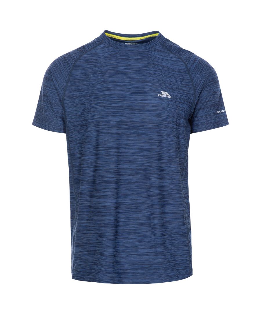 Korte mouwen Ronde hals Raglan mouw Reflectieve print bij de logo's Vochtafdrijvend Droogt snel op 91% polyester, 9% elastaan Trespass Borstomvang Heren (ca.): S - 89-94cm, M - 96.5-101.5cm, L - 104-109cm, XL - 111.5-117cm, XXL - 117-122cm, 3XL - 122-127cm.