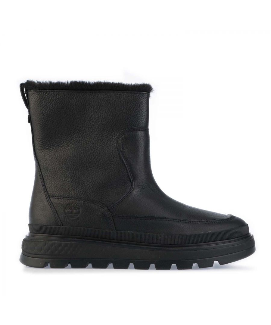 Womens Timberland Ray City Pull On Warm Lined Boots in black.- Better Leather from a tannery rated silver for its water  energy  and waste management practices.- Convenient pull-on style. - Waterproof membrane. - GreenStride™ comfort sole.- Rubber outsole.- Ref: CA2JRF