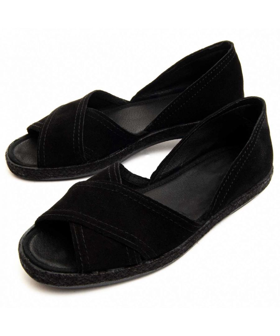 Gemaakt in Spanje. Comfortabele dames sandaal. Vervaardigd in de beste materialen. Niet -Slip Sole. Versterkt naaien. Gevoerde sjabloon. Lage koolstofvoetafdruk.