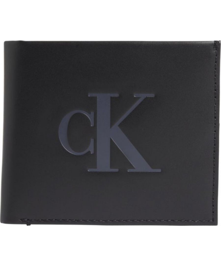 Portemonnee Calvin Klein Monogram zacht bifold Man Zwart leer. Authentieke citybagage van het merk Calvin Klein - streetwear/sportswear design van Calvin Klein - Calvin Klein for men fashion, perfect voor het dagelijks leven - Calvin Klein portemonnee in zwarte kleur past perfect bij de rest van je kleedkamer - comfortabel leren materiaal - klassiek - Monogram zachte bifold -