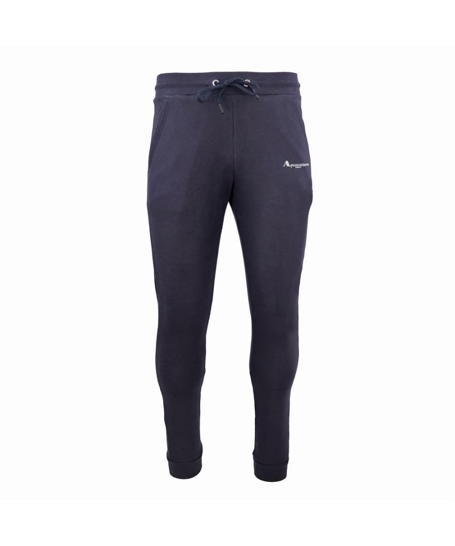 Mens Aquascutum Sweat Pants in navy.<BR>- Adjustable drawstring waist.<BR>- Two side pockets.<BR>- Branded logo.<BR>- Ribbed cuffs.<BR>- Regular fit.<BR>- 100% Cotton. Machine washable.<BR>- Ref: PAAI0285