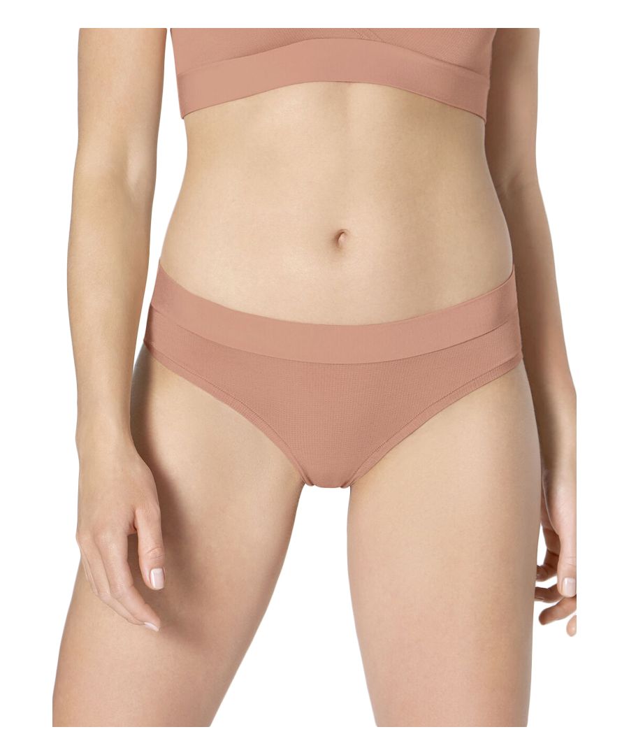 Sloggi Go Allround is one size fits all. The Hipster is made to adapt to fit your figure perfectly.