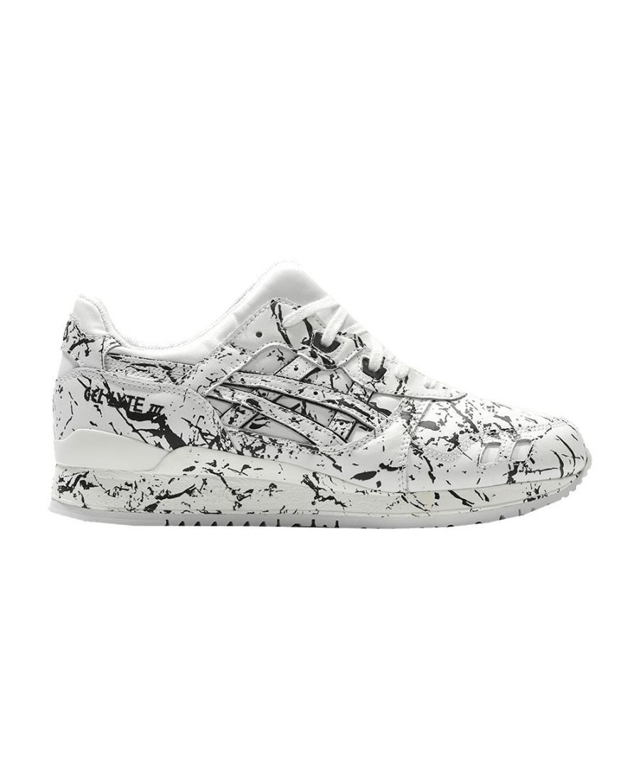 Asics Men's Gel Lyte III Marble Trainers H627L Various Colours\n\nDescription:\n\nAfter its original introduction in 1990, the iconic Gel Lyte III continues to utilize a unique density compression midsole with the infamous split tongue – defining the model as a comfortable ride with lightweight cushioning.\n\nAsics have offered up this classic silhouette in the ‘Marble’ pack, showcasing black and white colourways in the crystallised rock patterning.\n\nConstructed from leather uppers, the synthetic mesh inner and collar with the Gel cushioning midsole utilize high-quality comfort in a lightweight frame– something which the design is famed for.\n\nFeatures:\n\nLeather Uppers\n\nMarble Pattern\n\nMesh Inner & Collar\n\nIconic Split-Tongue\n\nGel Cushioned System\n\nRubber Outsole