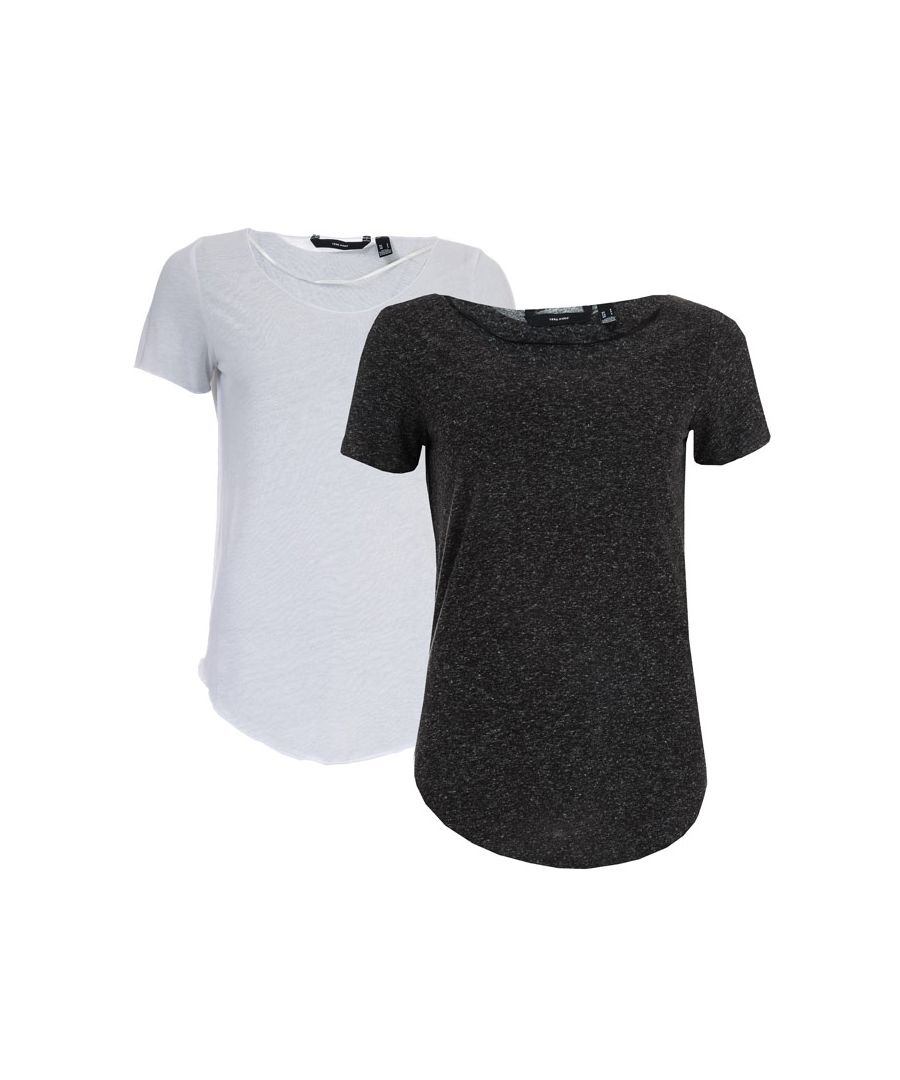 Vero Moda Lua T-Shirt voor dames, set van 2, zwart-wit.<br /><br />- Ronde hals.<br />- Korte mouwen.<br />- Semi-sheer.<br />- 88% polyester, 12% linnen.<br />- Ref: 10172454