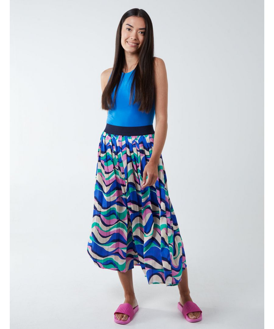  Update your wardrobe with pleated skirt. Featuring eclectic print and elasticated, it's perfect for a picnic in the park. Team with flat shoes for a day to day look. 100% polyester Made in ChinaMachine washable Unfastened Approx 88cmModel wears size SModels height: 5€™7€ / 170 cm