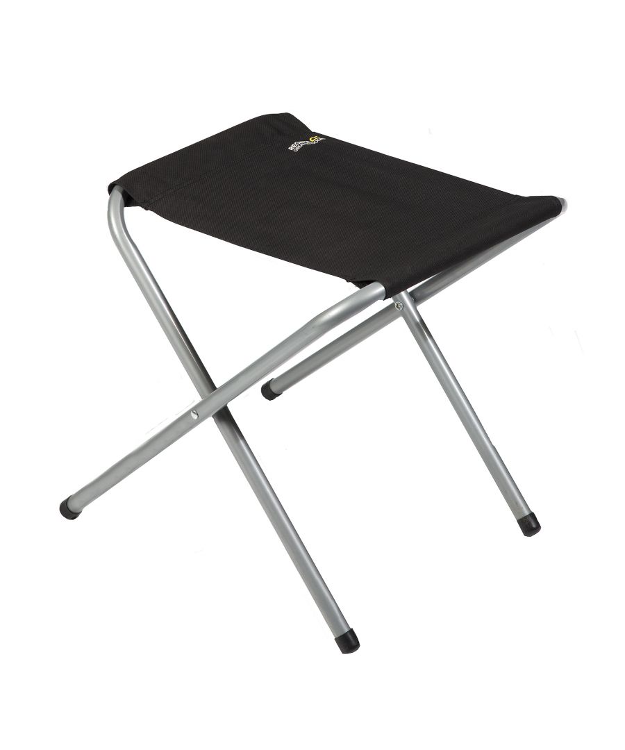Lichtgewicht opvouwbaar krukje. 44 x 37 x 37cm. Polyester stof en stalen frame. Maximale belasting - 90kg.