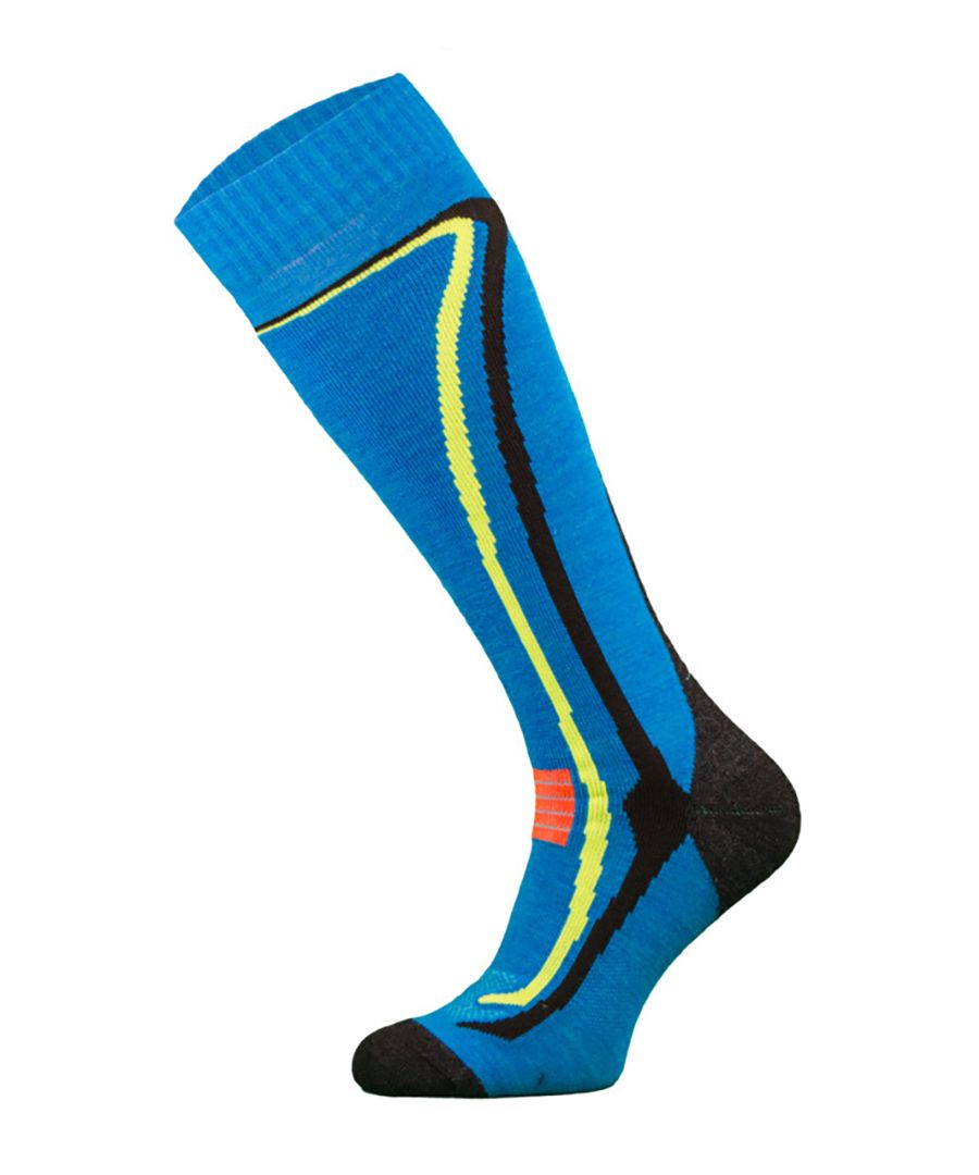Comodo 1 Pack Climacontrol Performance Ski SocksComodo have been providing high-quality socks for men and women since 1996. They sell a range of socks for hiking, cycling, hunting, skiing, and other outdoor events.These Climacontrol socks are knitted from Climayarn for a smoother and cushioned feeling. Climayarn is both resistant to abrasion and thermoactive, creating a warming effect for the wearer.These socks provide optimal comfort inside your ski boots with support from the front panel protection. These socks are suitable for both, men and women, in sizes 3-11 UK. They are machine washable at 30. They are made from 50% Merino wool, 30% Polycolon, 15% Polyamide, 5% Elastane Extra Product Details  - Sizes 3-11 UK - 1 Pair - Ski socks - Performance Socks - Machine Washable