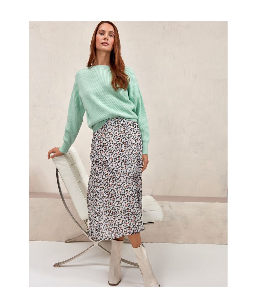 Coming in a feminine soft floral print, this midi skirt from Sonder is the perfect addition to your Spring wardrobe-wear with white boots or sneakers to dress it up or down no matter the occasion.