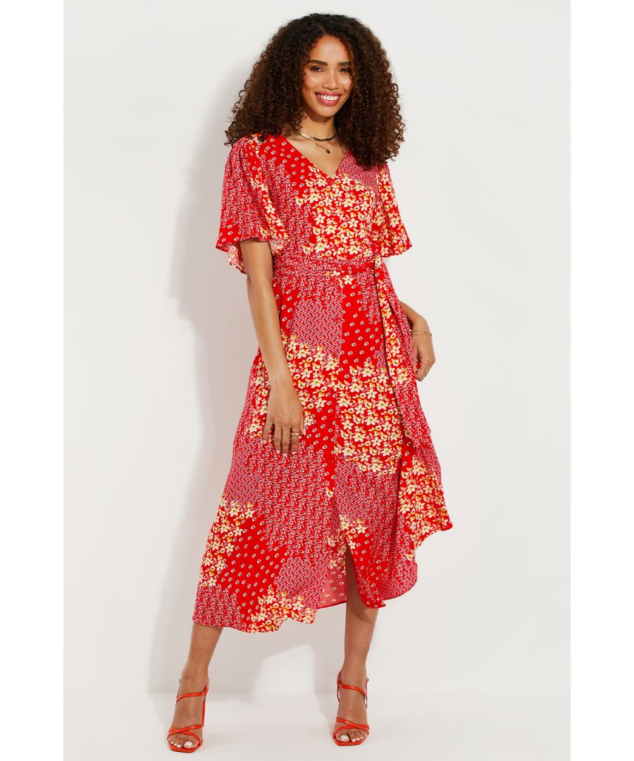 This button-down dress from Threadbare features a V-neckline with button fastenings, frill sleeves, and a fit and flare shape. Perfect to add a bit of glamour to any wardrobe, other prints and styles are also available.