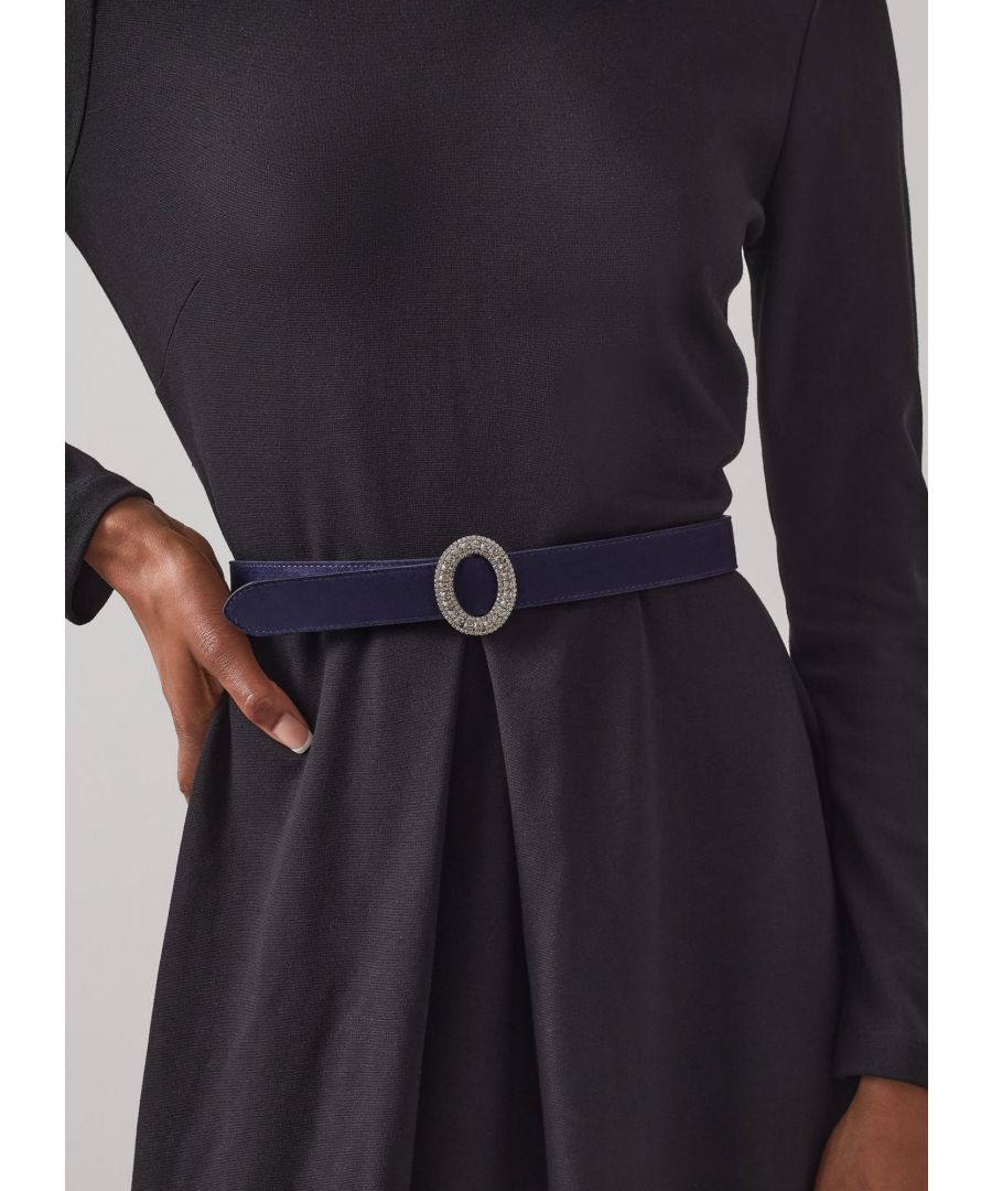 A beautiful belt perfect for dressing things up, Valencia has a touch of sparkle. Crafted in Italy from super-soft navy blue suede, it's a classic width with an oval-shaped crystal buckle. Use it as a stand-out accessory and to cinch the waist over your favourite dresses and knits this winter.