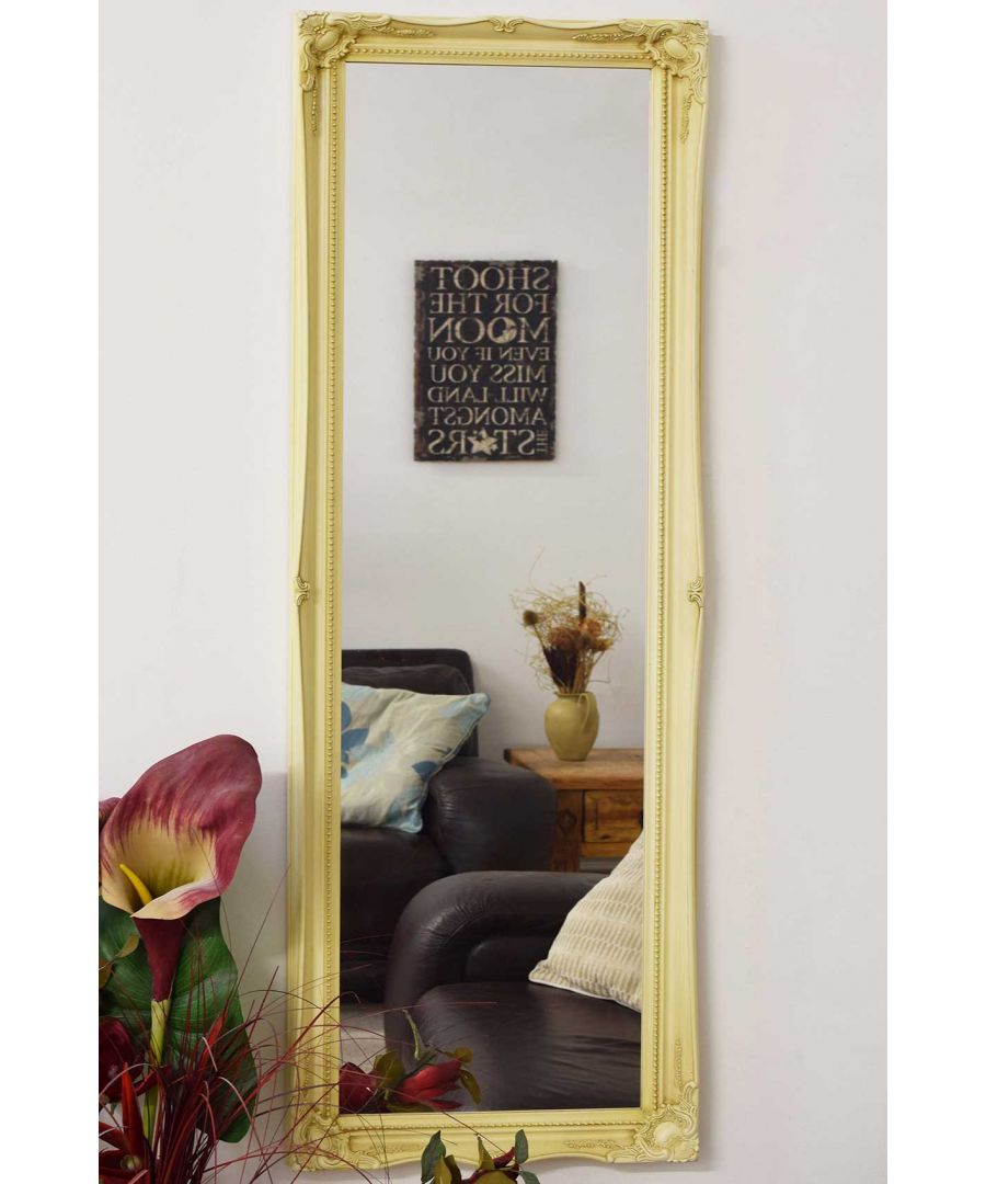 This chic mirror will suit an environment from a hallway to a bedroom. Glass size 45inch x 12inch, 114cm x 30cm and an overall size of 4ft 1 x 1ft 4, 122cm x 41cm.