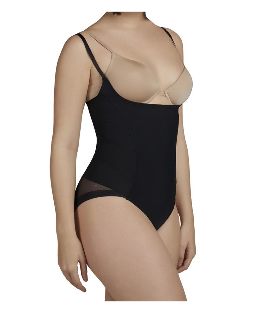 This body-up shapewear by Ysabel Mora helps to smooth and control the central part of your body. Control panels are placed strategically in the shapewear to helo shape your figure and emphasis your curves. The lazer cut edges means that this shapewear cannot be seen under clothing and moulds to fit the body perfectly. Allows you to wear your own bra and is perfect for all day comfort. Size Guide: M (12), L (14), XL (16), 2XL (18).